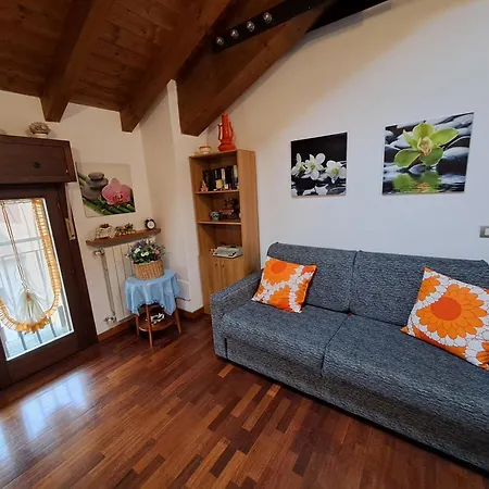Casa Bea Elegante Mansarda Vicina A Fiera Apartamento Pero